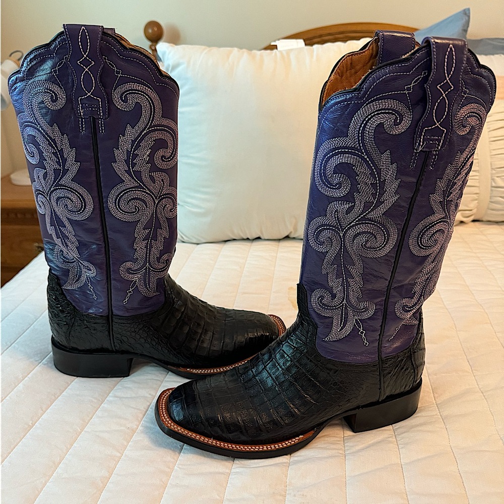 Ladies 7.5 Lucas’s boots